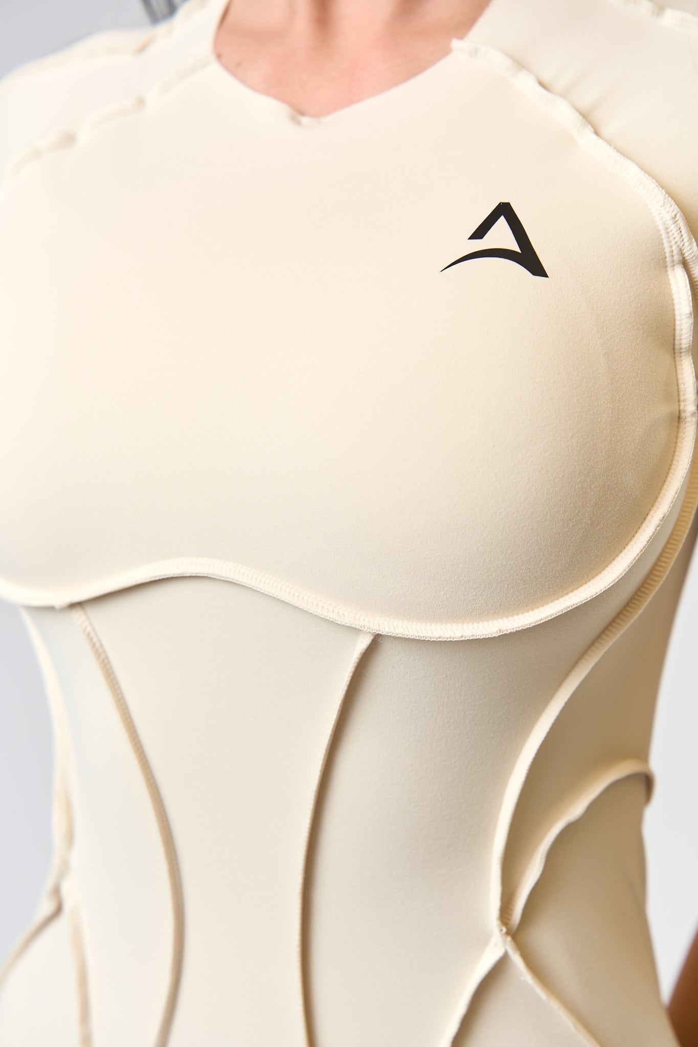 Salopeta BODY TRACE SHORT Nud