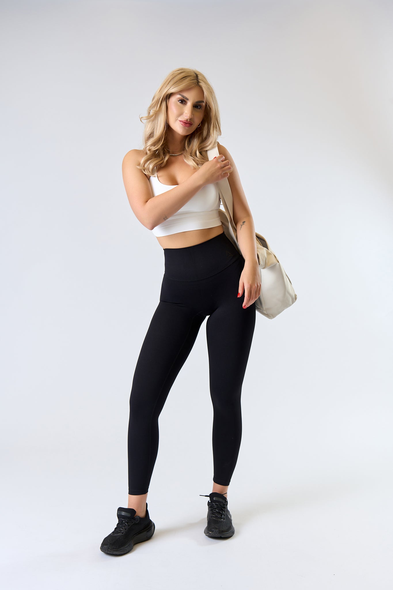 Bustiera SOFT BY LUXURY Alba Logo Negru